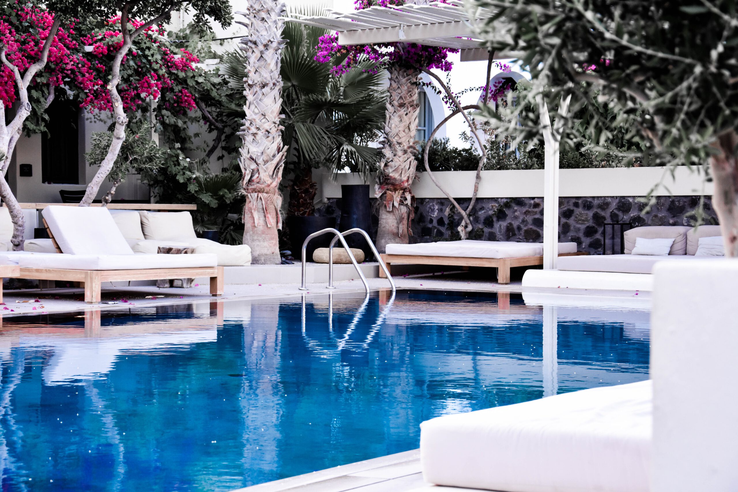 Top Commercial Pool Contractors in Miami